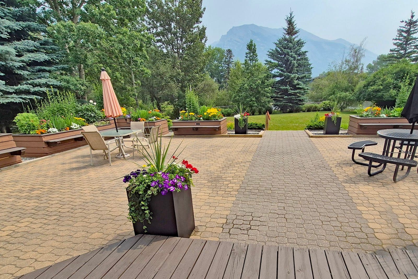 Canmore Seniors Association & Canmore Creekside Garden (photo: Canmore Seniors Association & Canmore Creekside Garden, via Google)