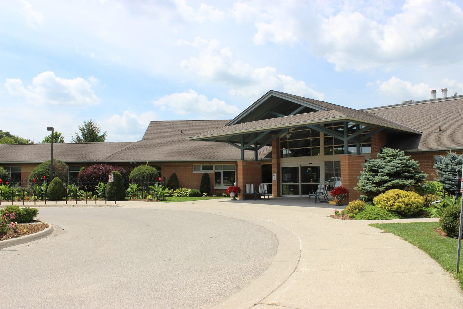 SeniorHome.ca - Bobier Villa