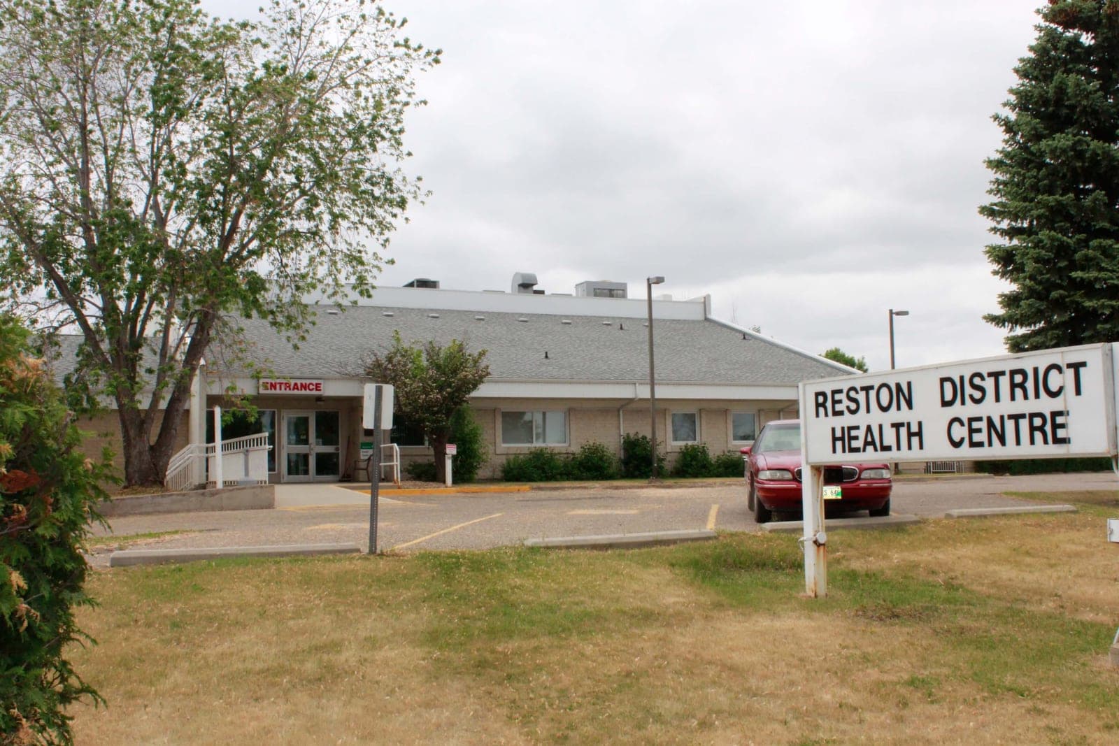 SeniorHome.ca - Reston District Health Centre