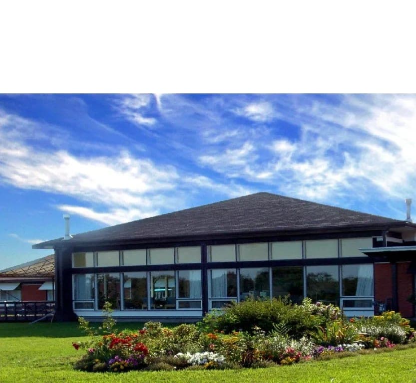 SeniorHome.ca - Victoria Park Lodge