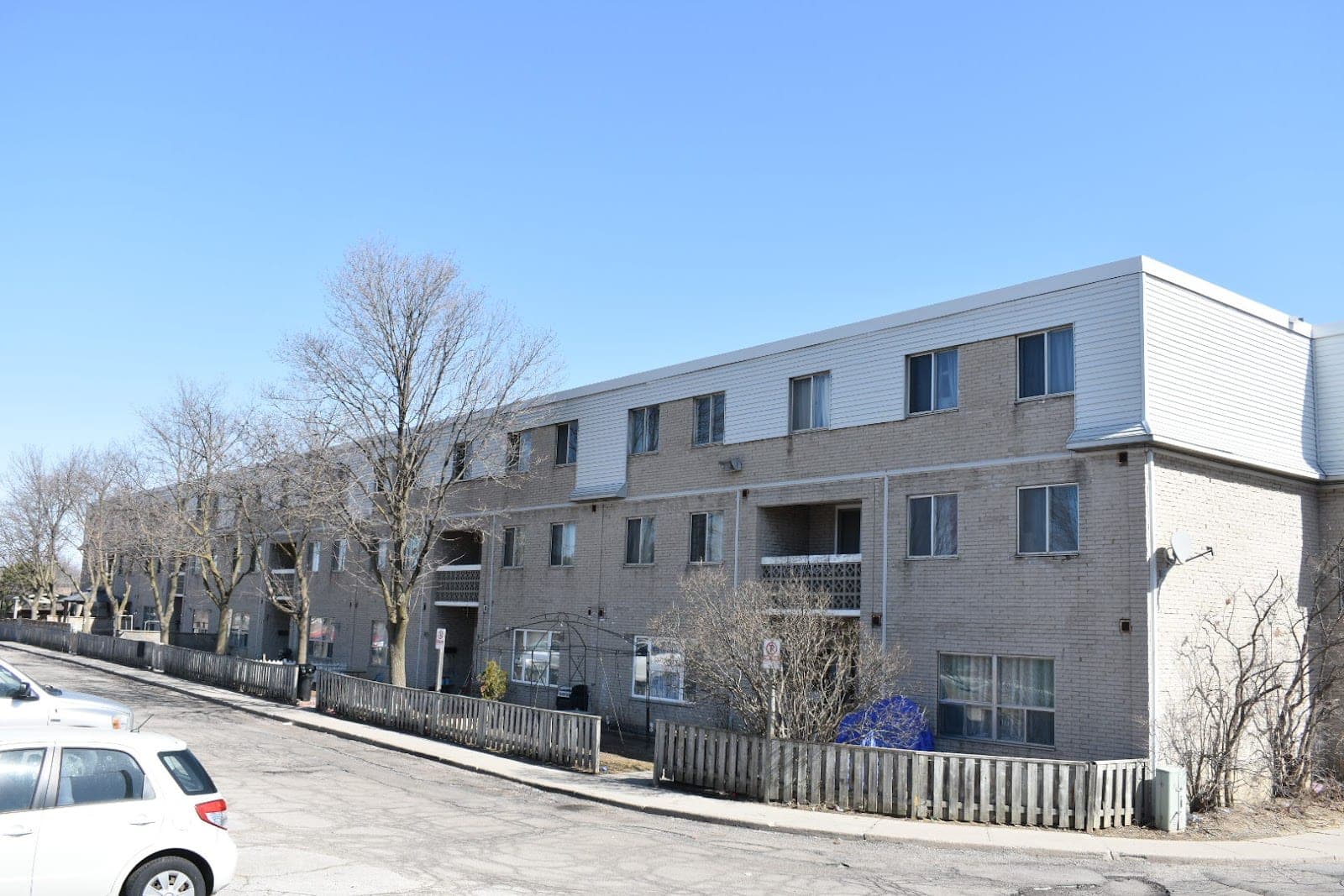 Elder Gardens Apartments (photo: Elder Gardens Apartments, via Google)