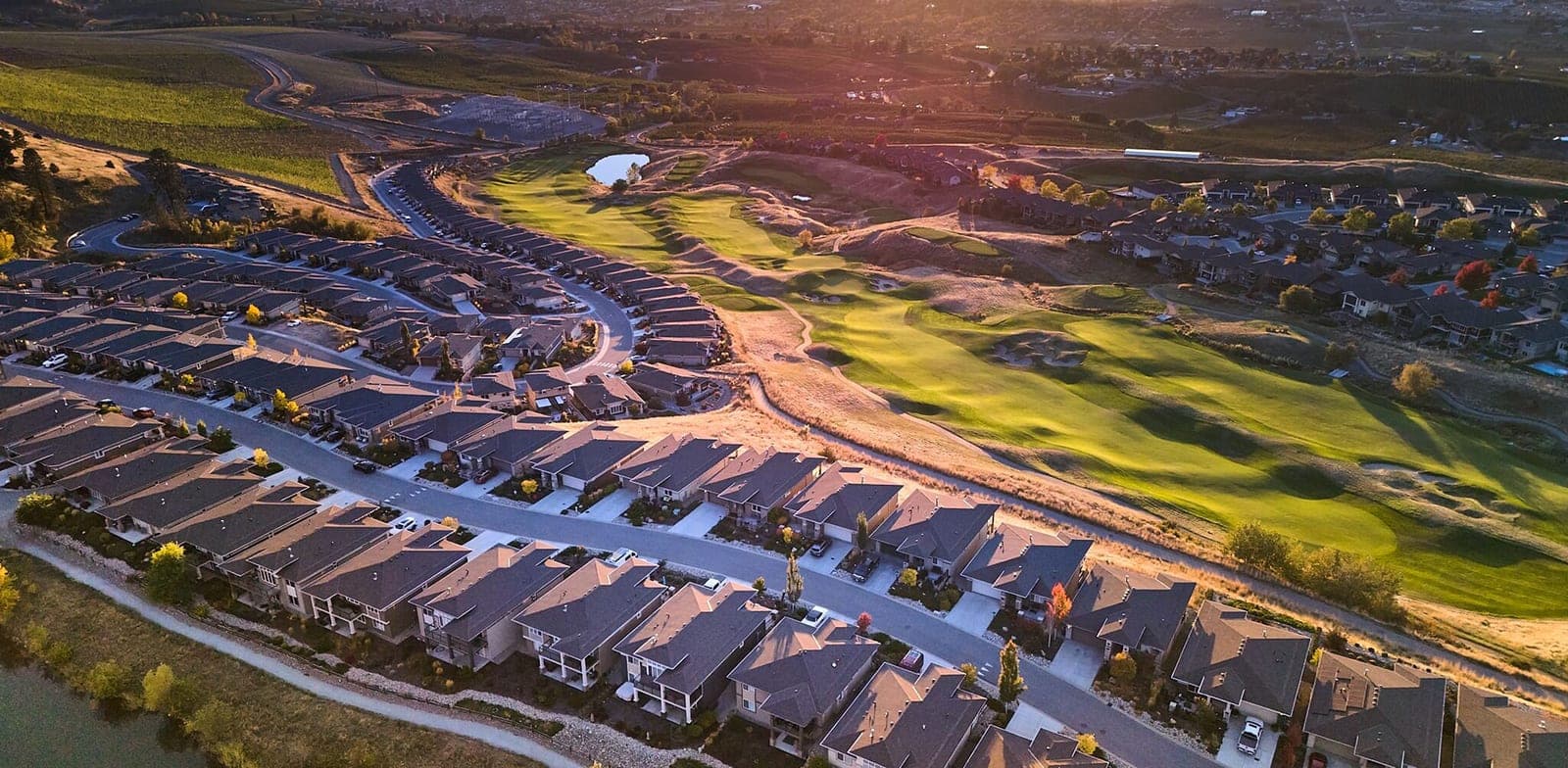 SeniorHome.ca - Huron Village Green