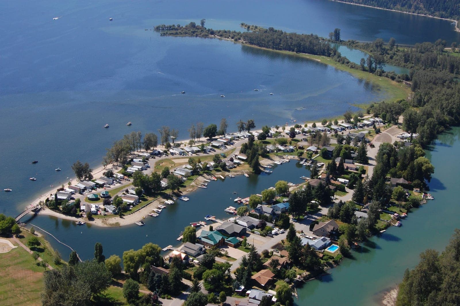 SeniorHome.ca - Sicamous Sands