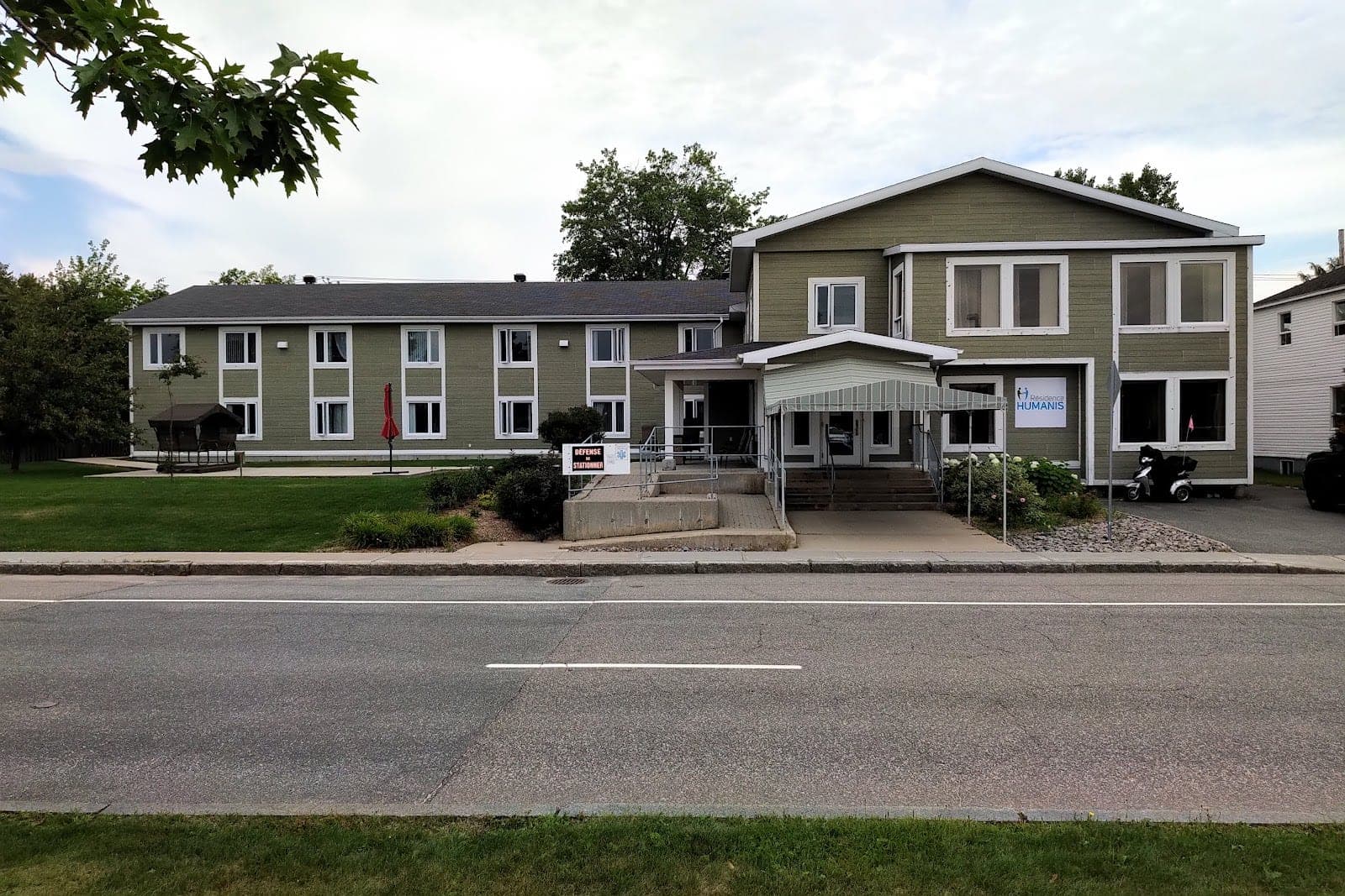 Residence Joliet (photo: Éric Berthelot, via Google)