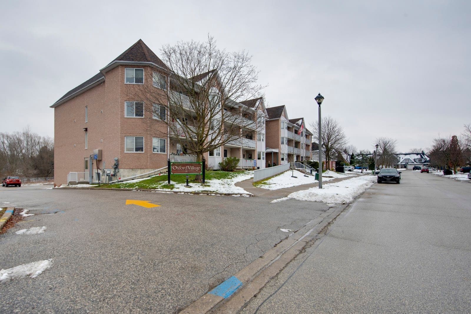 Oxford Village Apartments (photo: GoThru Media, via Google)