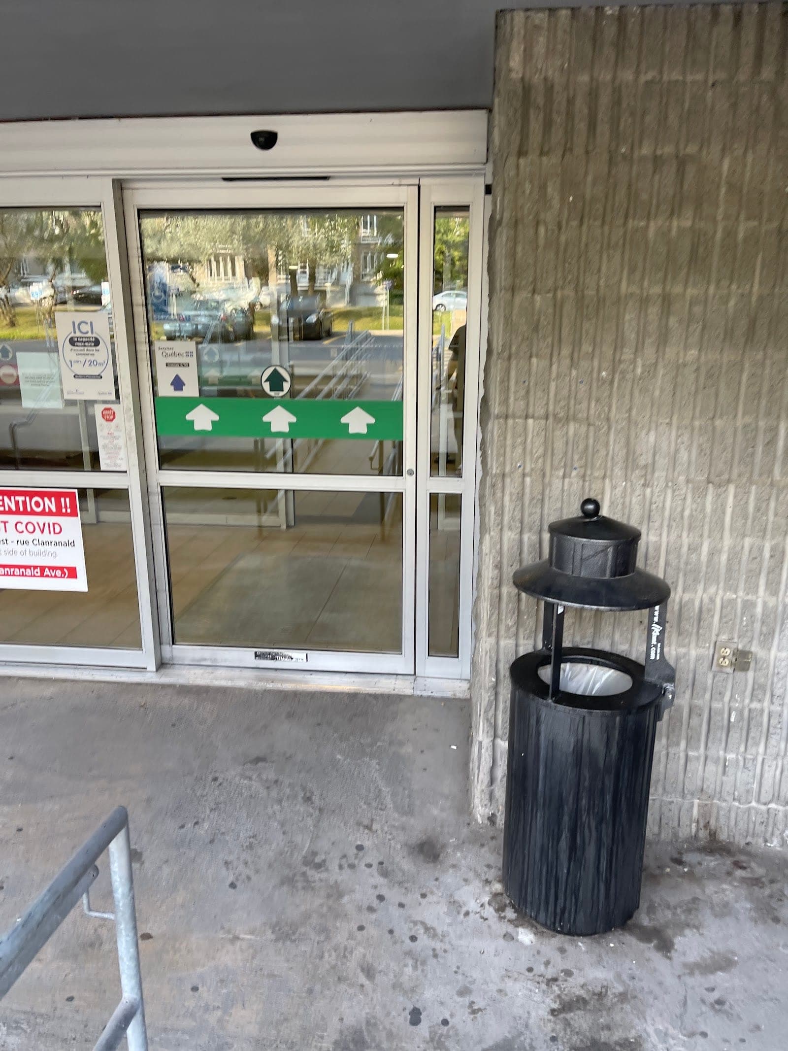 Proxim Steeve Benarroch Pharmacy (photo: Google Knish, via Google)