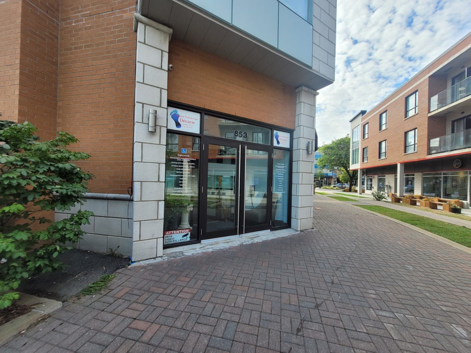 SeniorHome.ca - Clinique Podiatrique Décarie / Décarie Podiatry Clinic, Dr. David Youdim, podiatre/podiatrist