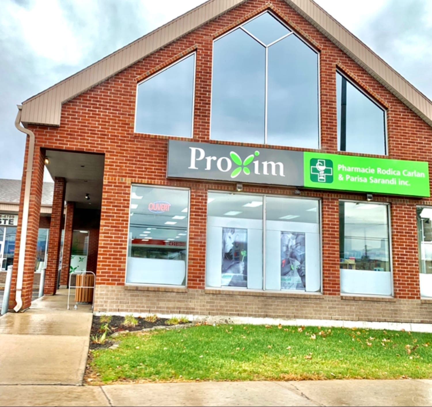 Proxim Pharmacie Kerry Zhang (photo: David, via Google)