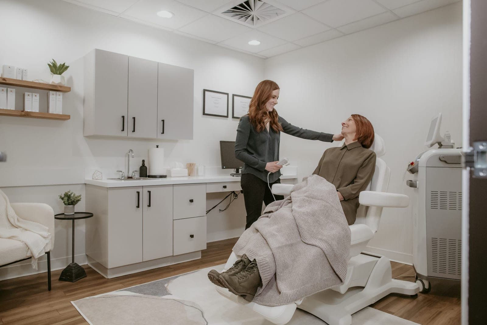 SeniorHome.ca - Aurora Eye Care