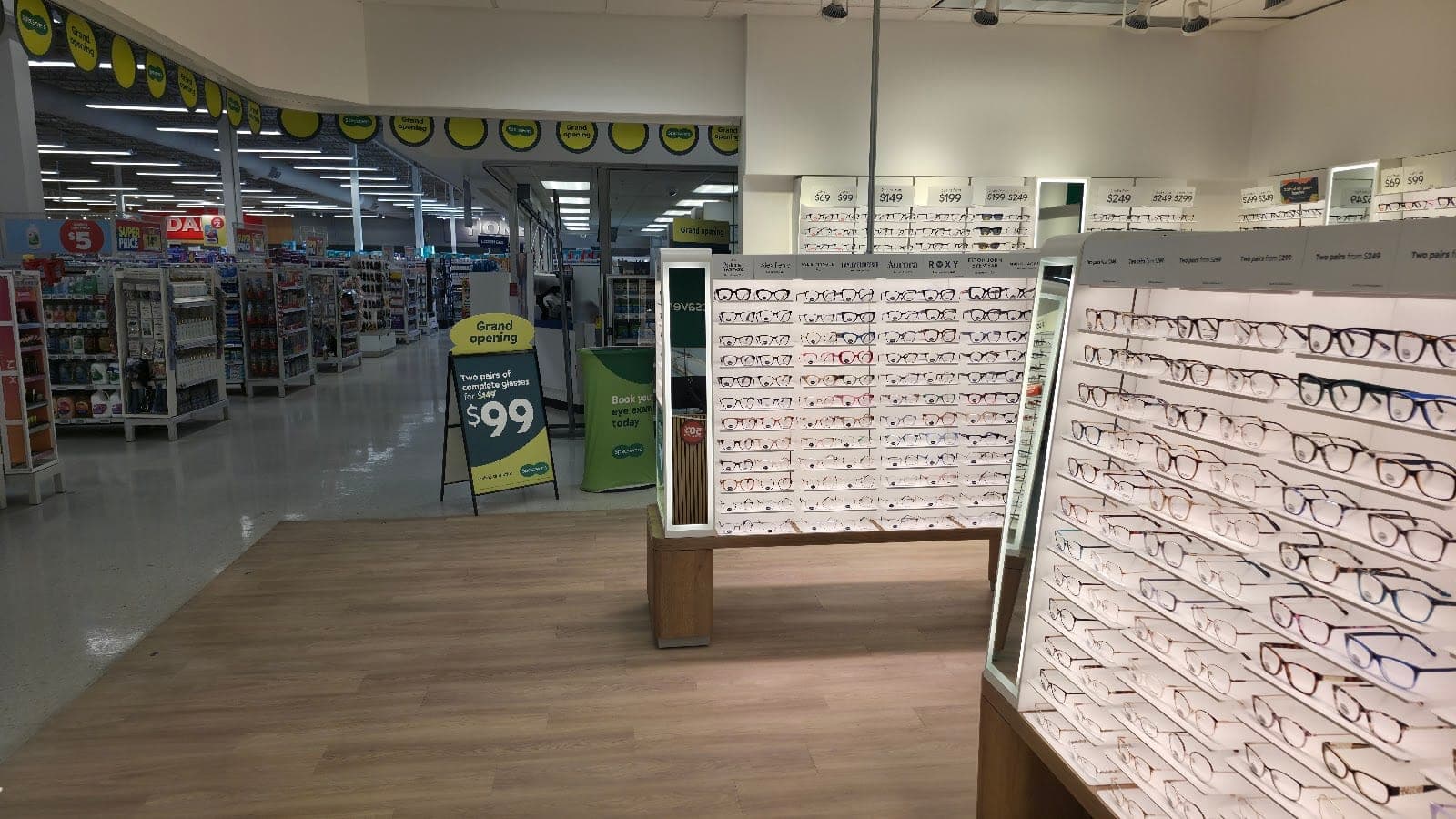 Specsavers St Clair Real Canadian Superstore (photo: Siwon Park, via Google)
