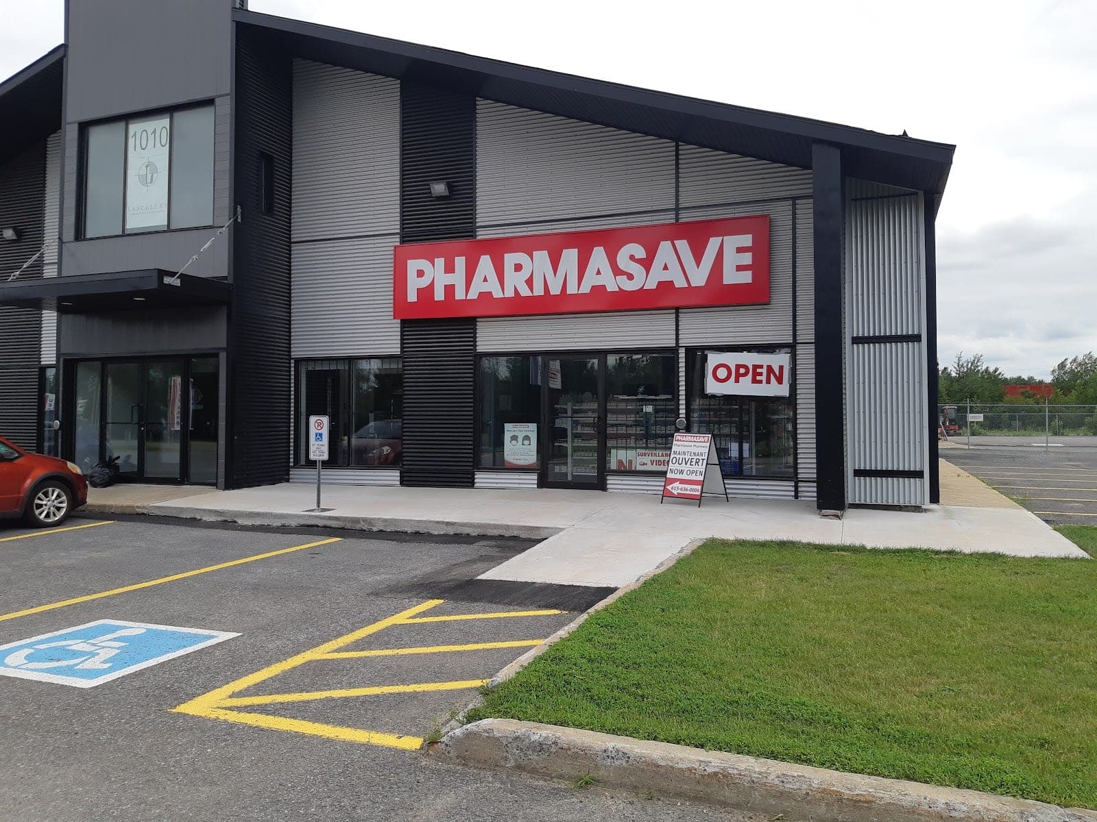 Pharmasave Hawkesbury (photo: Pharmasave Hawkesbury, via Google)