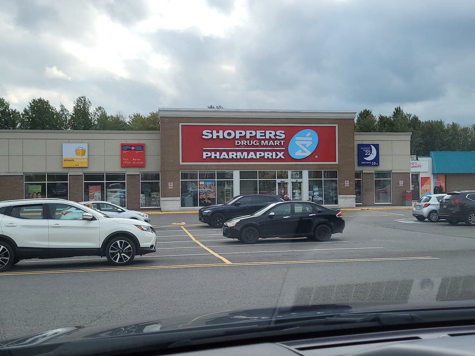 Shoppers Drug Mart (photo: Mat, via Google)