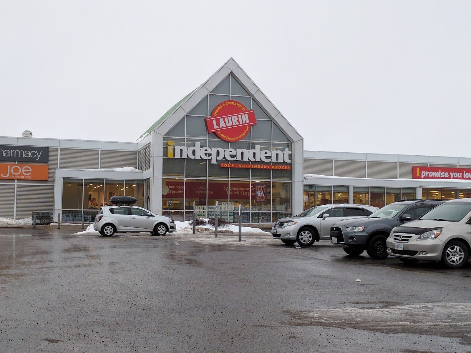Loblaw Pharmacy (photo: Marie-Andrée Ouimet, via Google)