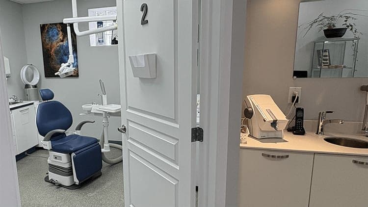 SeniorHome.ca - Clinique de Denturologie Lacroix
