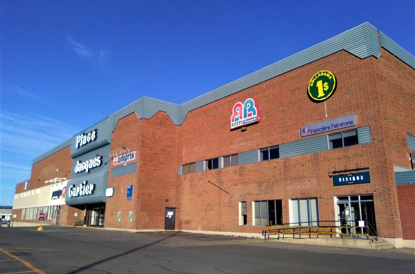 Uniprix Pharmacie Martin Gagnon et Vicky Fournier (photo: Rejean Beauchamp, via Google)
