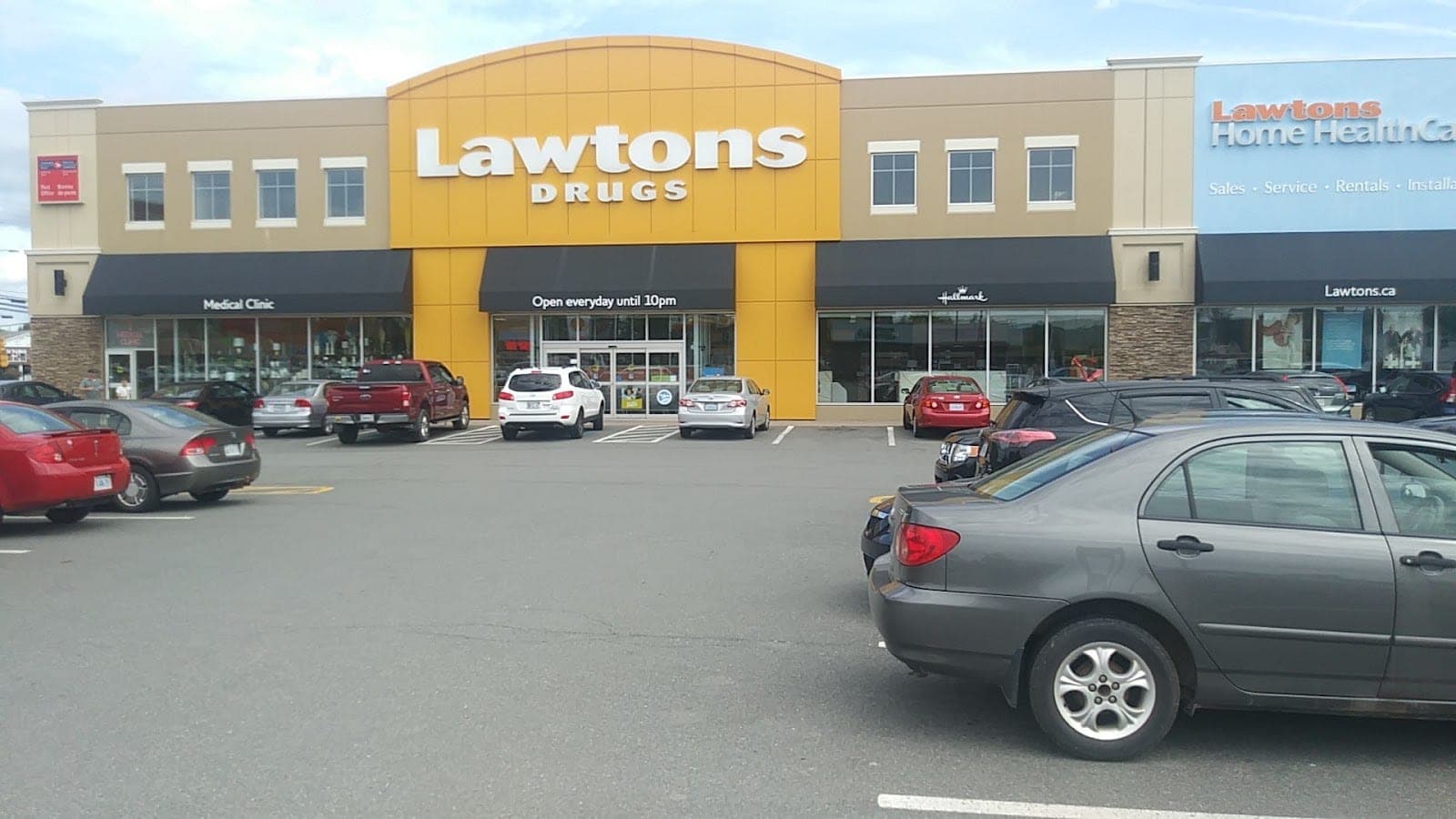 Lawtons Drugs East River Road (photo: Tanya MacKenzie, via Google)