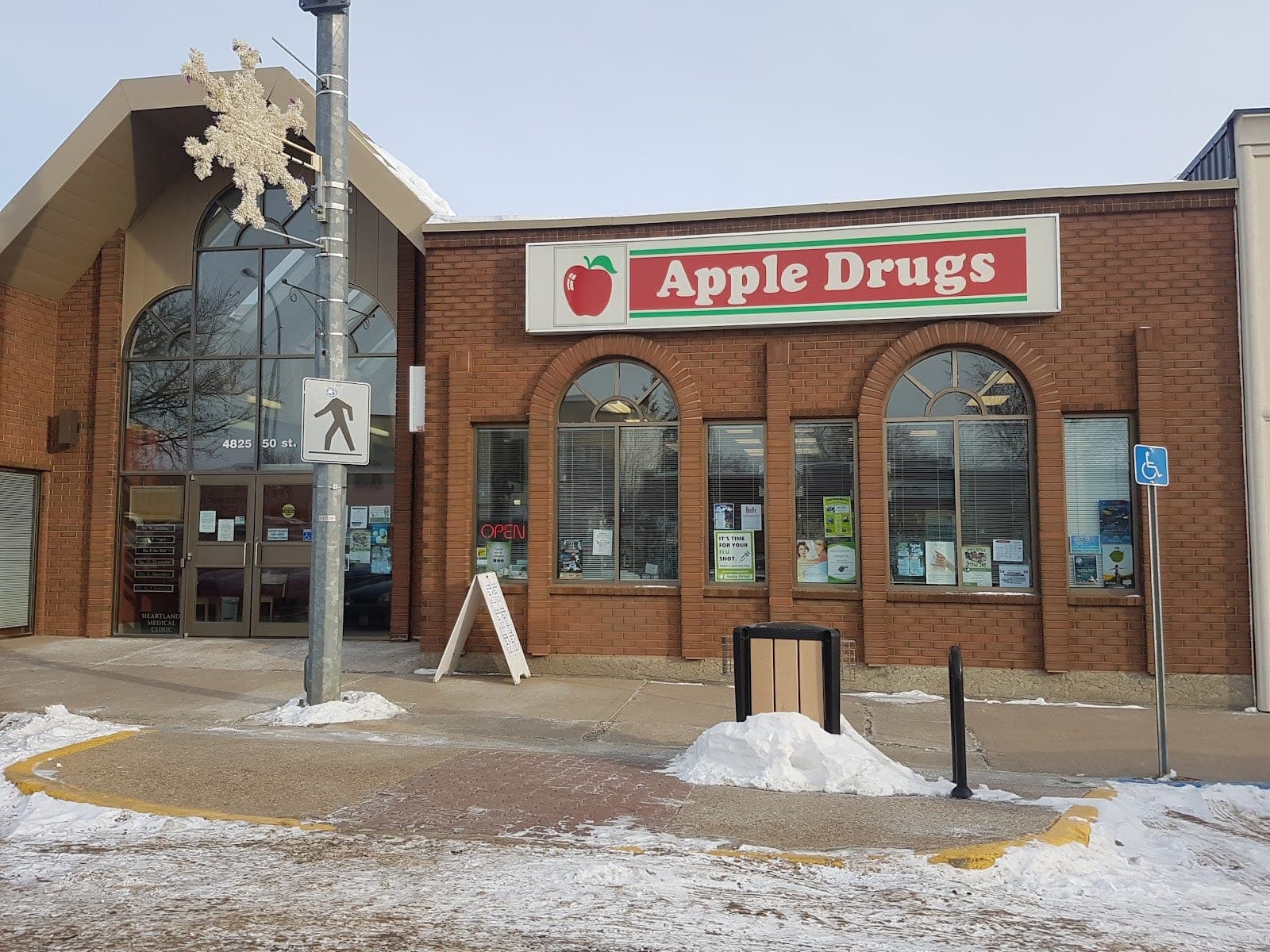 Apple Drugs Stettler (photo: Ally Zitaruk, via Google)