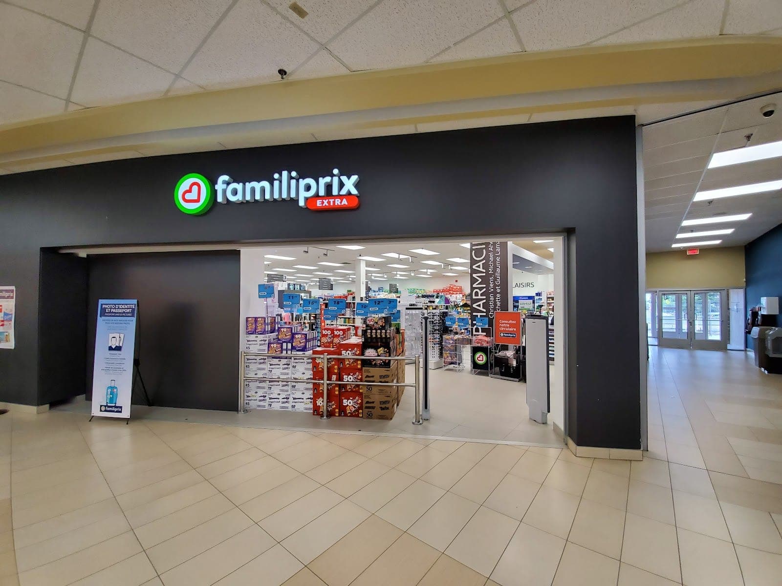 Familiprix Extra - C Viens, M Ahern, K Blanchette et G Lamarre (photo: Familiprix Extra - Amos, via Google)