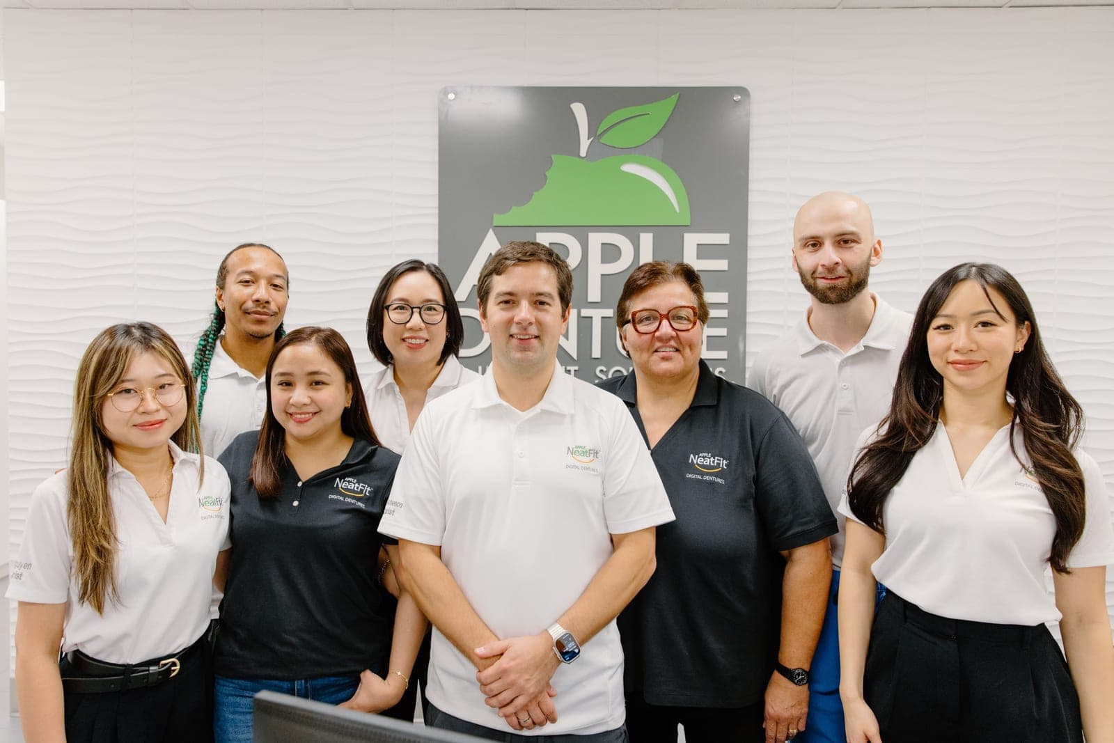 SeniorHome.ca - Apple Denture & Implant Solutions (Broadview)