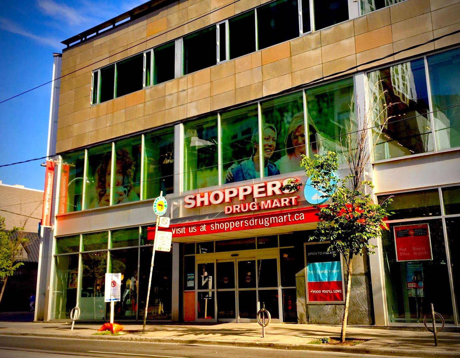 Shoppers Drug Mart (photo: scott ewen, via Google)