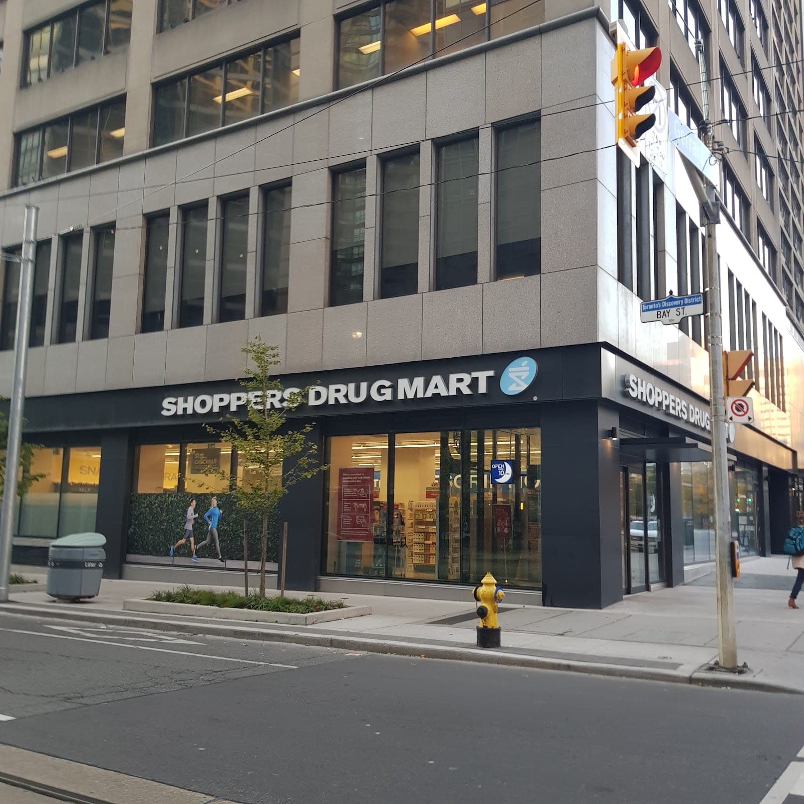 Shoppers Drug Mart (photo: Maxime LMA, via Google)