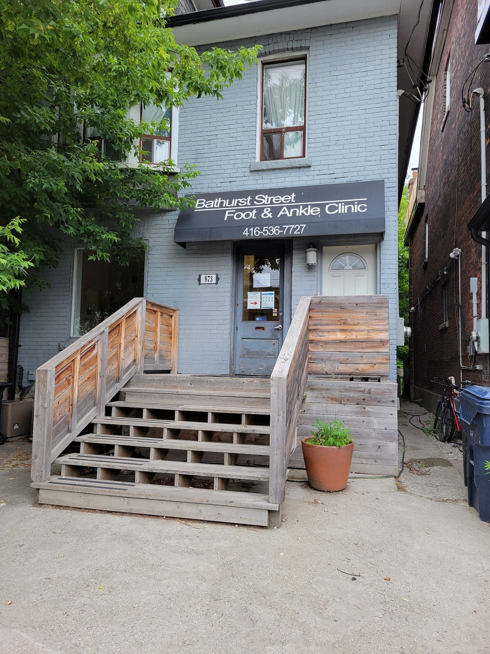 Bathurst Street Foot & Ankle Clinic (photo: Khoi Pham, via Google)
