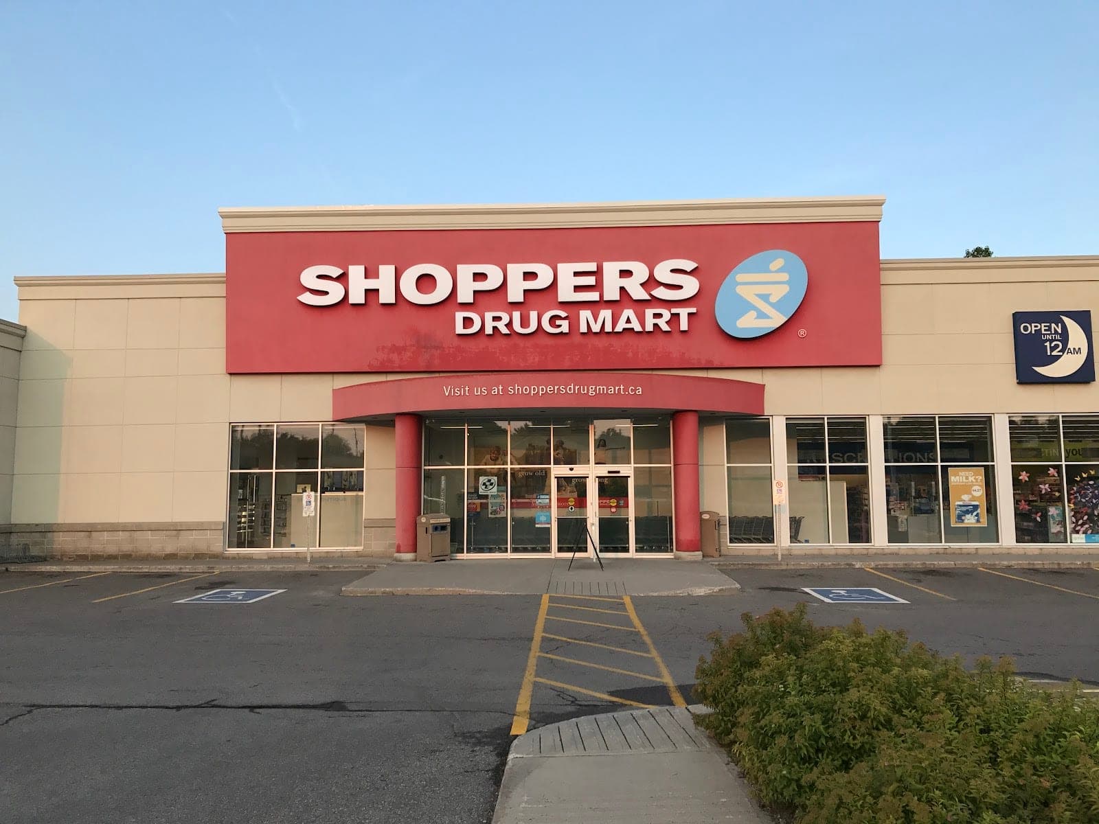 Shoppers Drug Mart (photo: Z DHK, via Google)
