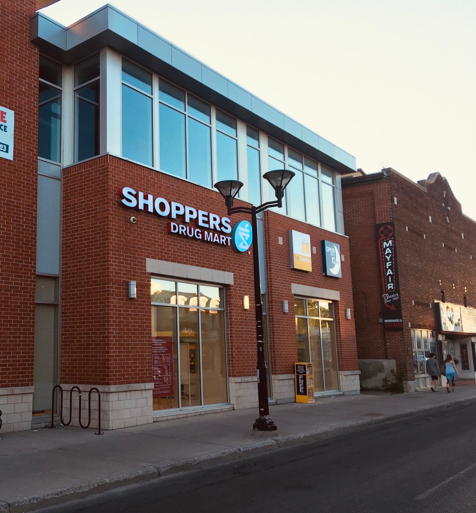 Shoppers Drug Mart (photo: AHey, via Google)