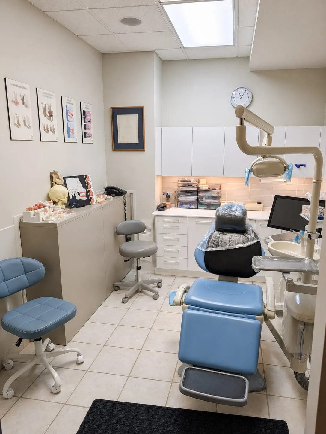 SeniorHome.ca - Alvarez Denture Clinic