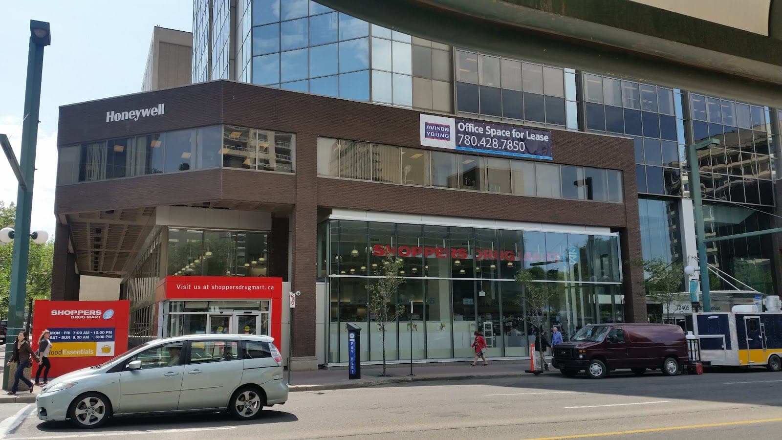 Shoppers Drug Mart (photo: Rob, via Google)