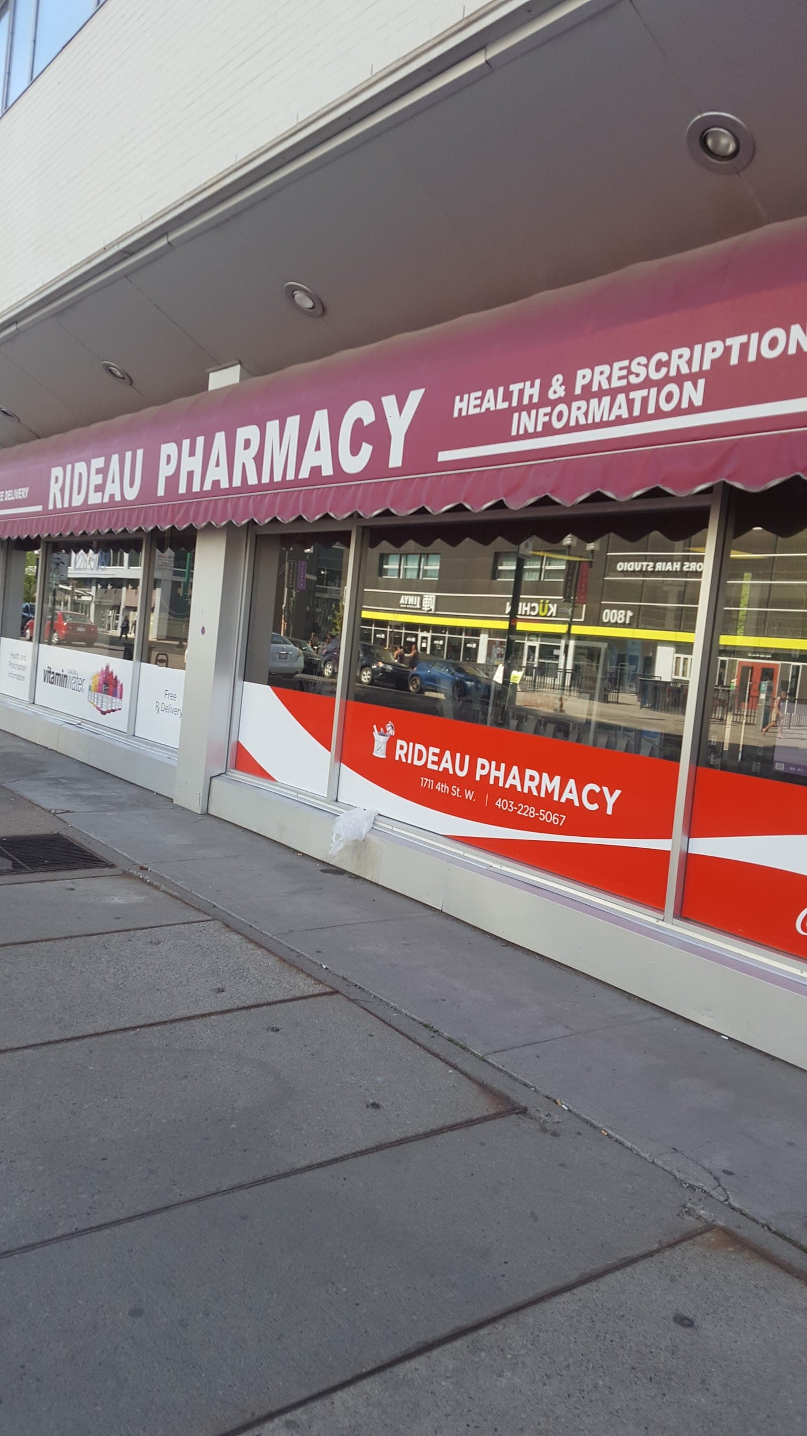 Rideau Pharmacy (photo: Jordan Payne, via Google)