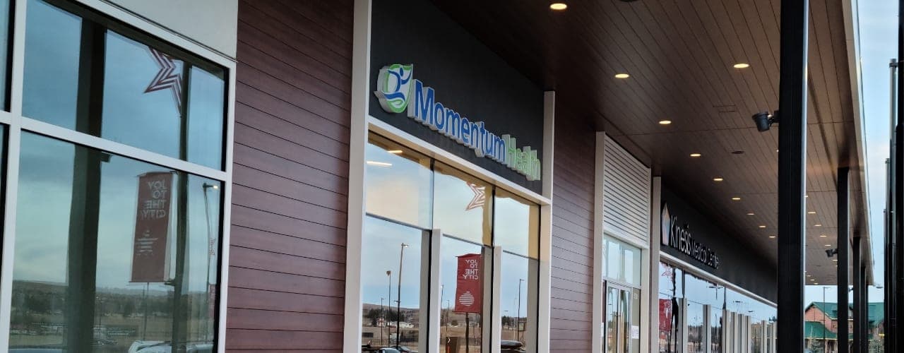 SeniorHome.ca - Momentum Health Deerfoot - Physiotherapy Chiropractic and Massage