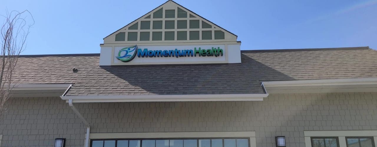 SeniorHome.ca - Momentum Health Mahogany