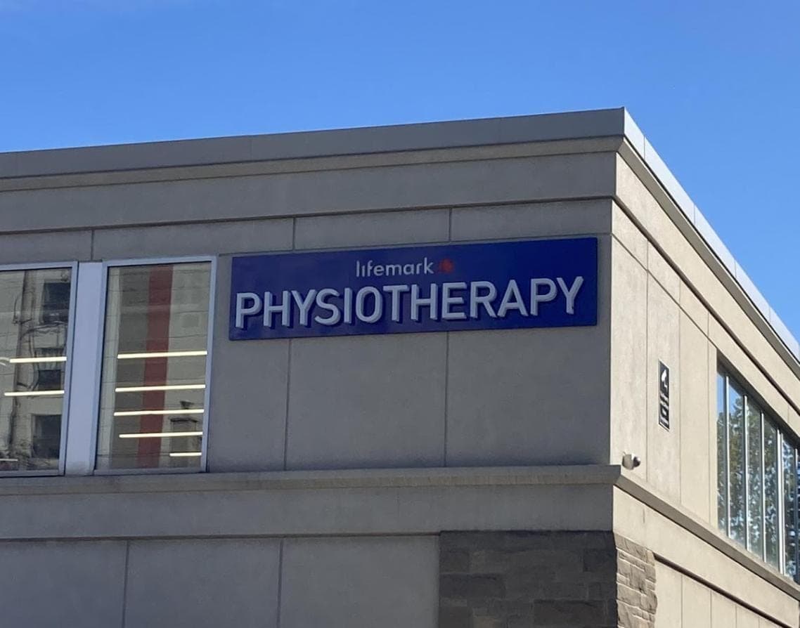 SeniorHome.ca - Lifemark Physiotherapy Hamilton Cannon Street
