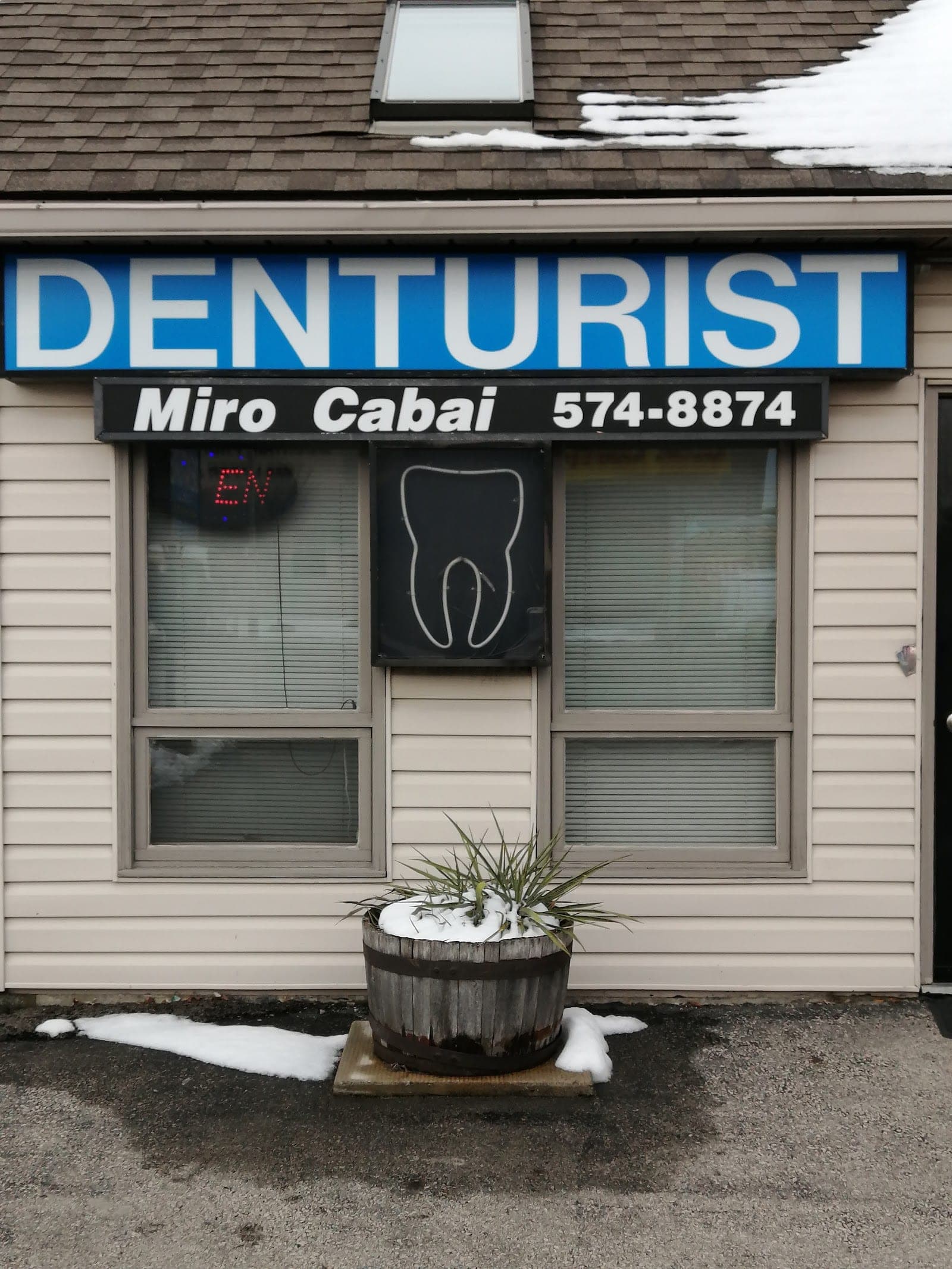 Upper James Denture Clinic (photo: mi Sha, via Google)