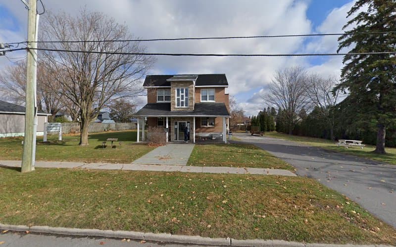 Greenview Manor - Photo 1