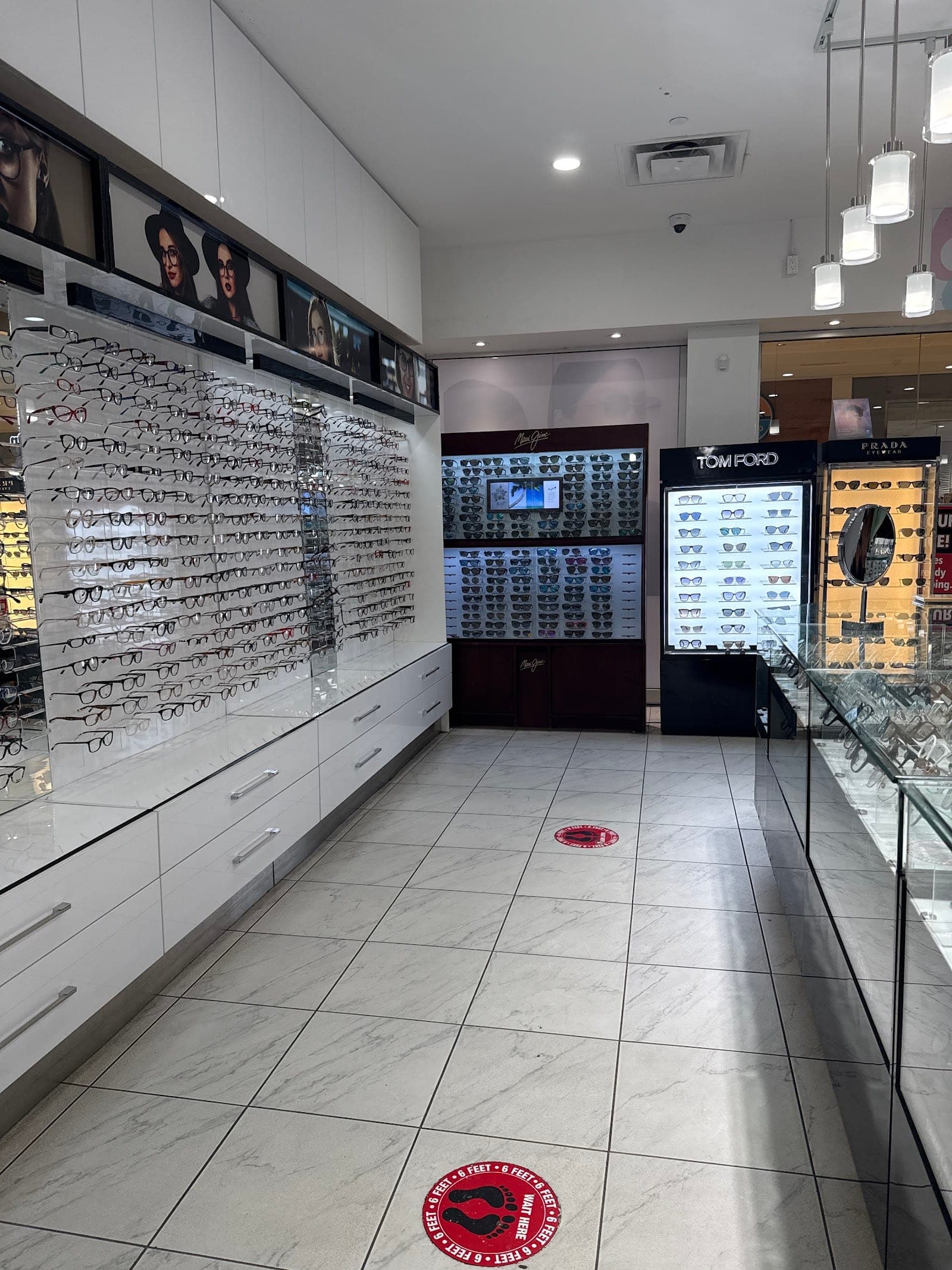 Lensmatic Optical (photo: Abdolreza Osali, via Google)