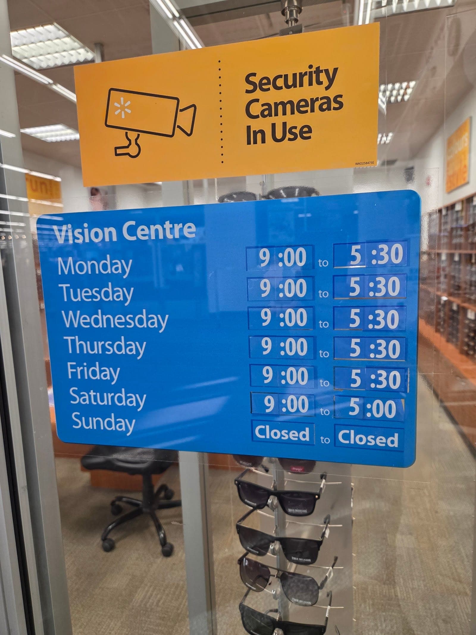 Walmart Vision Centre (photo: Stacy Green, via Google)