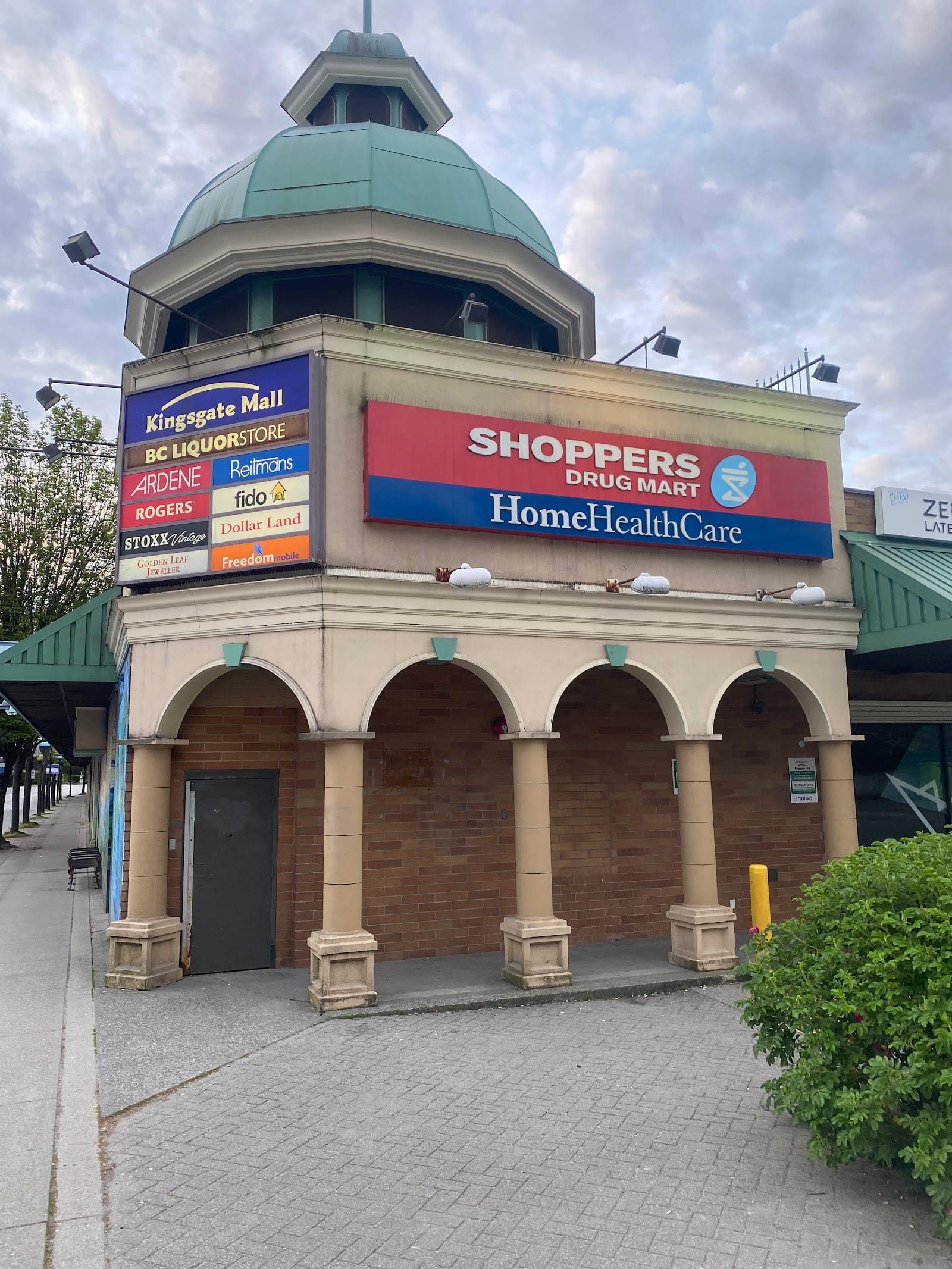 Shoppers Drug Mart (photo: Alan Ramses Ochoa Manzo, via Google)