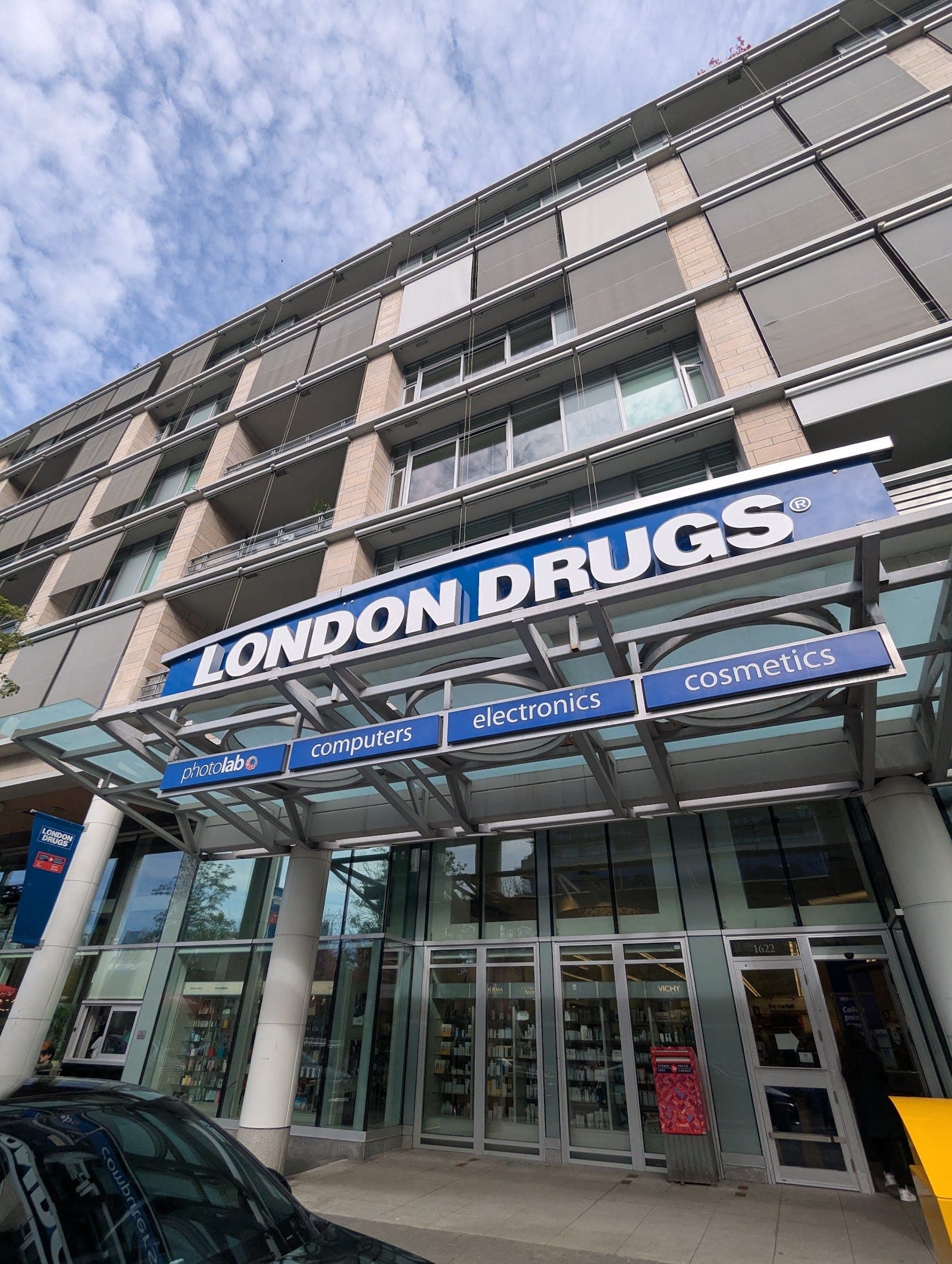 Pharmacy Department of London Drugs (photo: Bita, via Google)