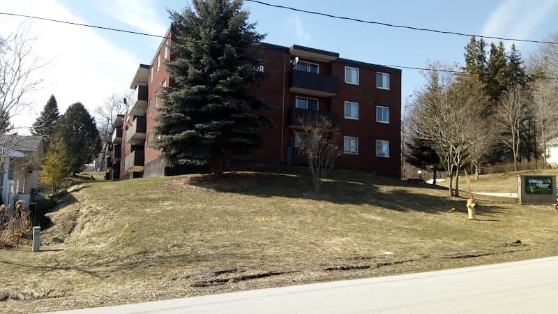Hillside Manor - Photo 1