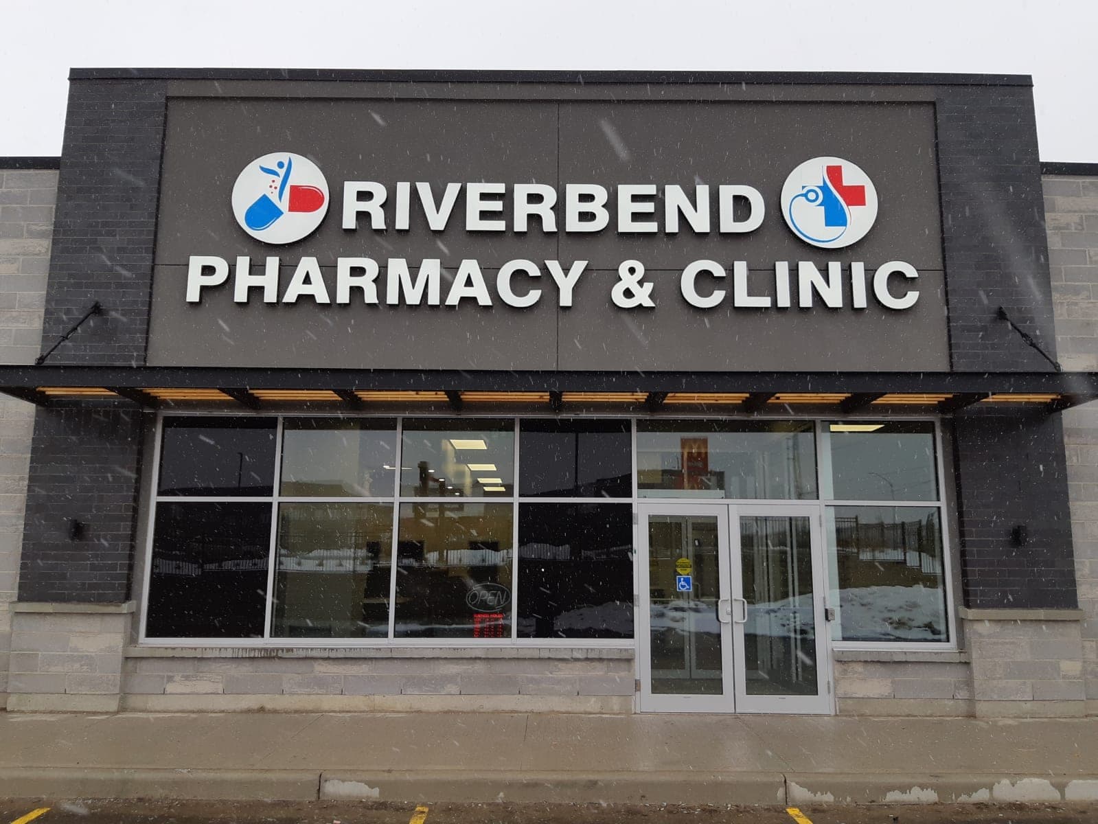 Riverbend Pharmacy (photo: Paul Botros, via Google)
