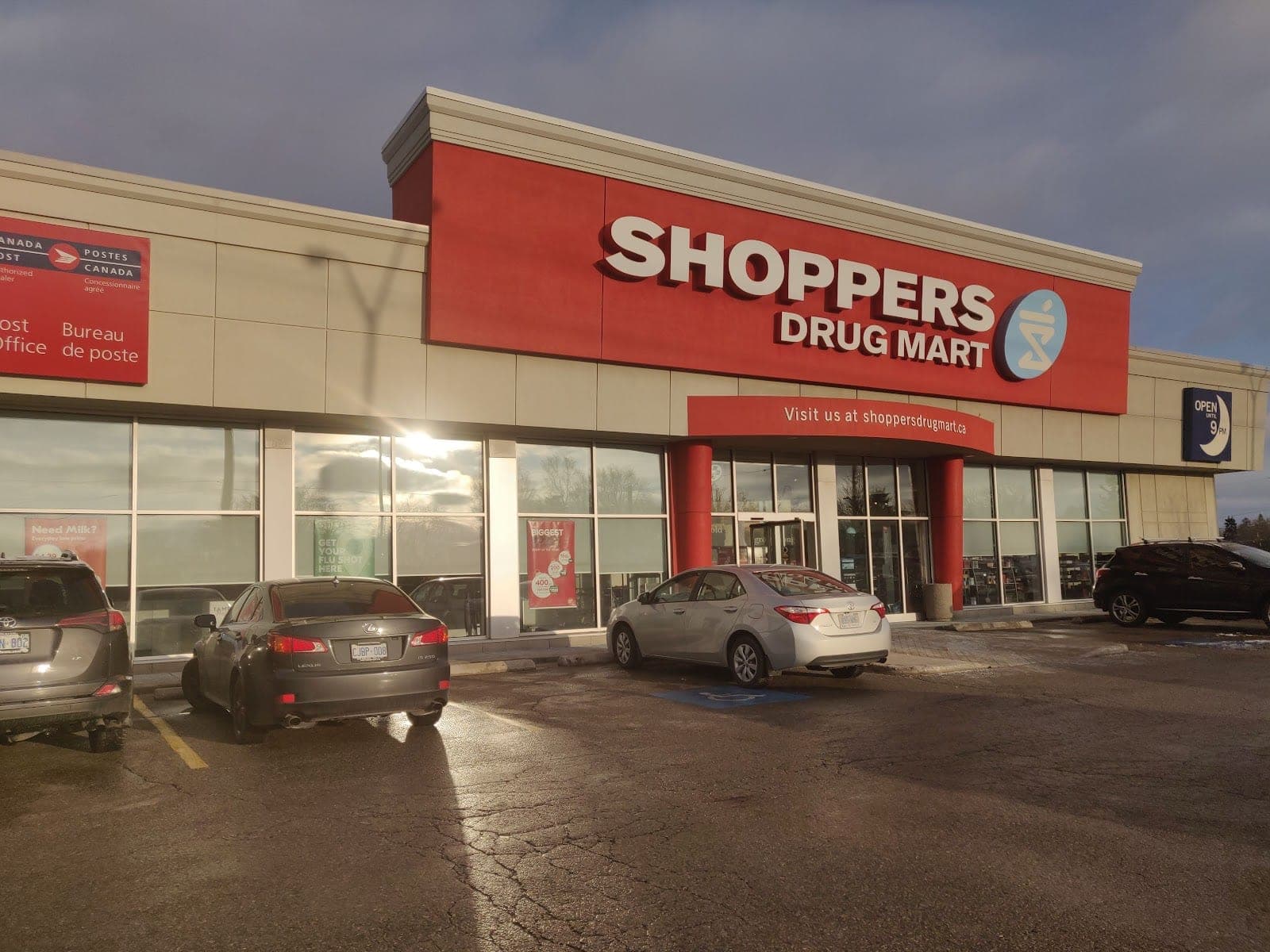 Shoppers Drug Mart (photo: Luis Guaimare, via Google)
