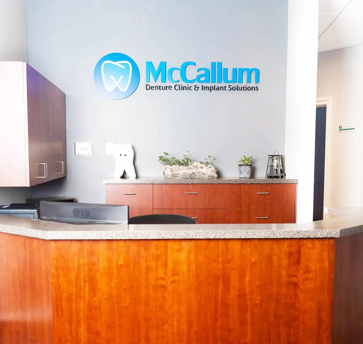 SeniorHome.ca - Mccallum Denture Clinic