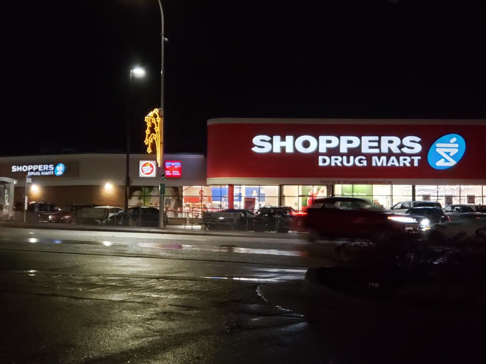 Shoppers Drug Mart (photo: Yogesh Makhija, via Google)