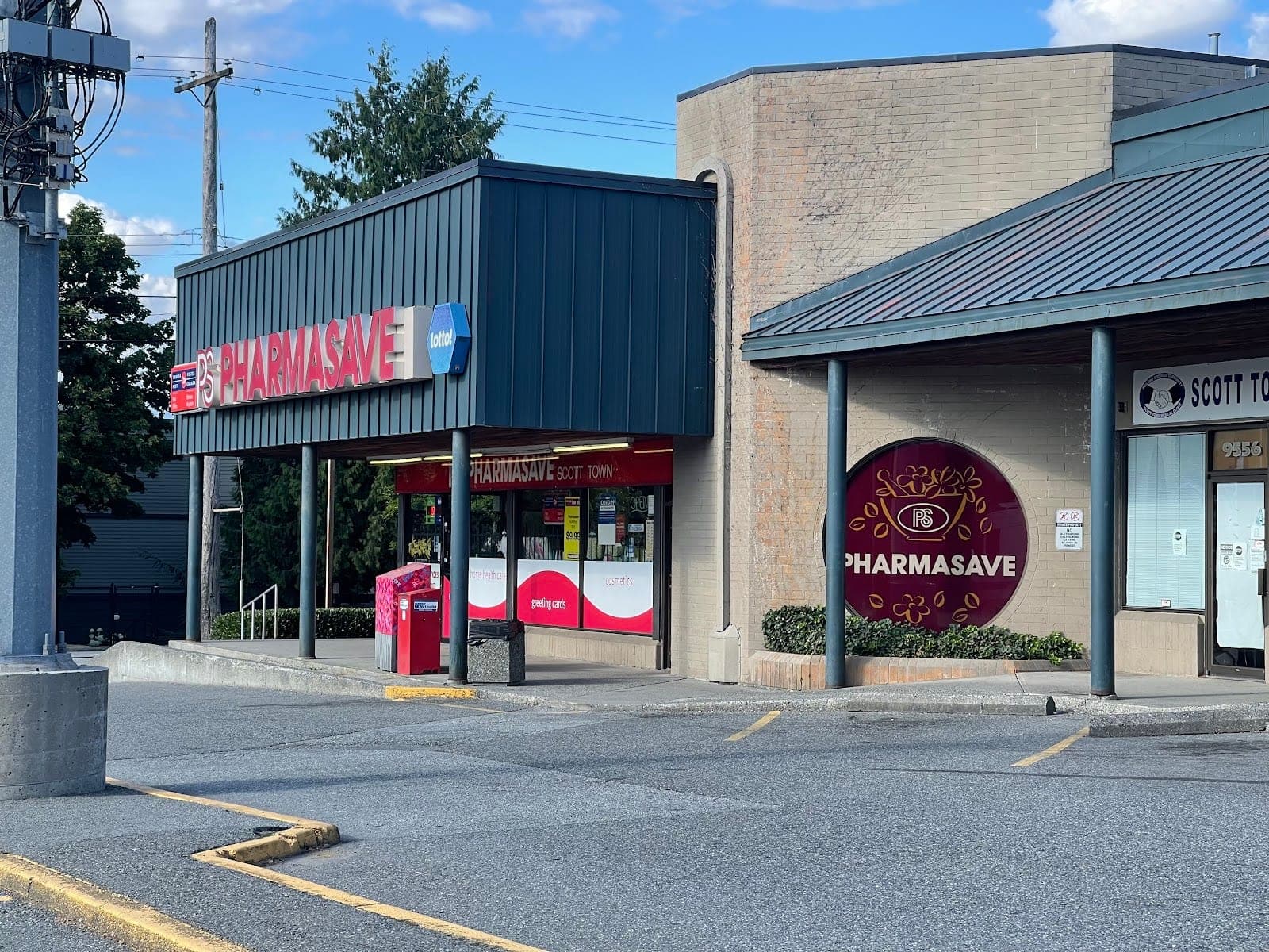 Pharmasave Scott Town #167 (photo: Rabinder Grewal, via Google)