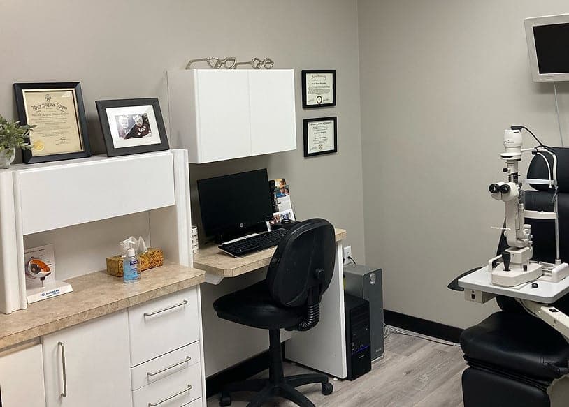 SeniorHome.ca - Dr. Nicole Maierhoffer and Dr. Jared Burd, Optometrists