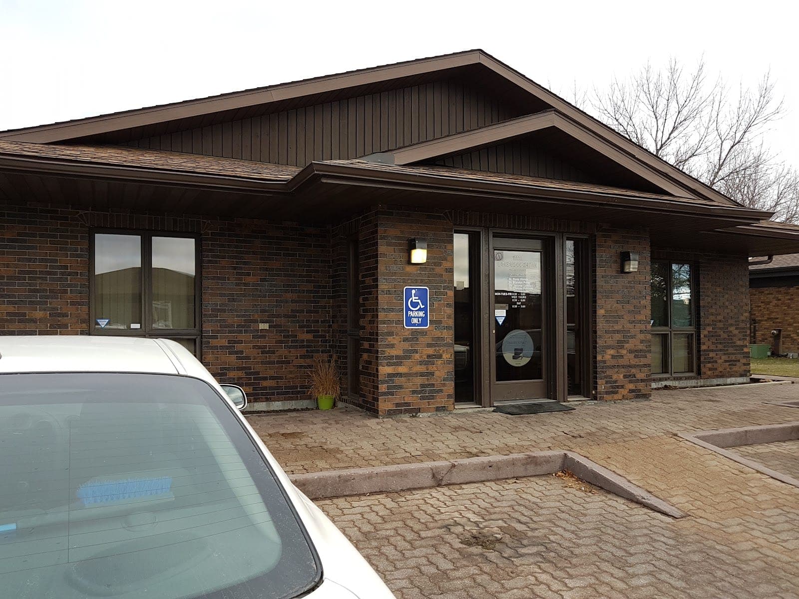 Monea D M Dr (photo: Travis LaVallee, via Google)