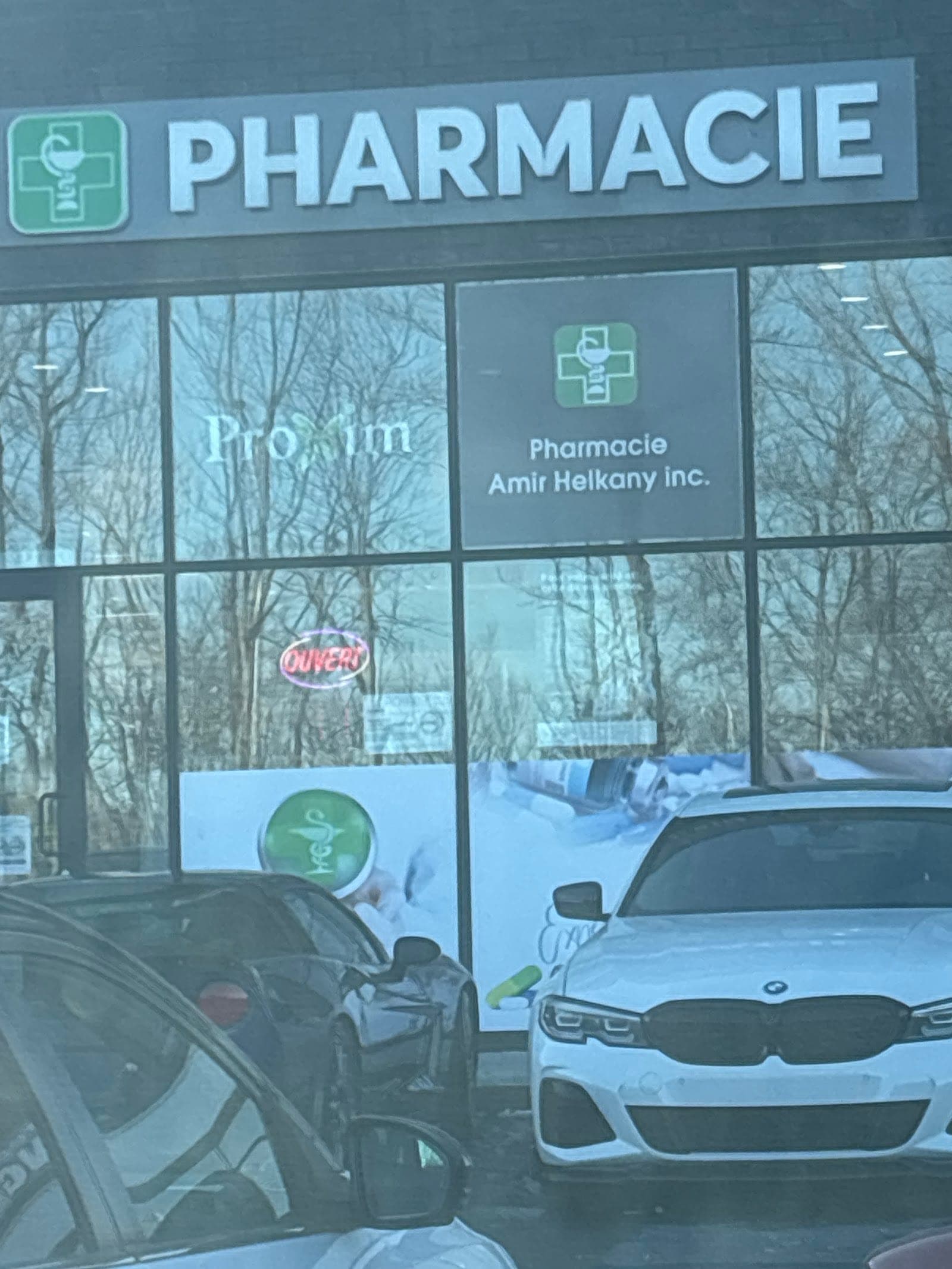 Proxim AMIR HELKANY PHARMACIEN (photo: pierre-olivier daunais, via Google)