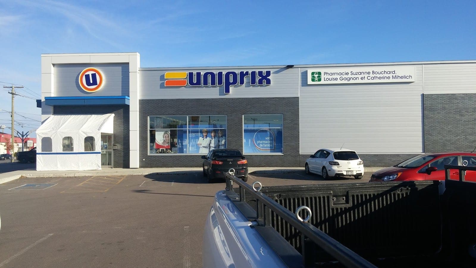 Pharmacie uniprix ,Suzanne Bouchard et Catherine Mihelich (photo: karo-lanne dubé, via Google)